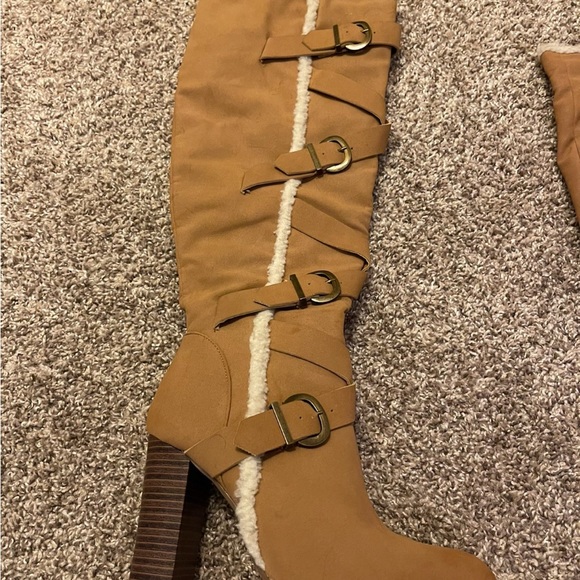 Boots ! - Picture 4 of 7